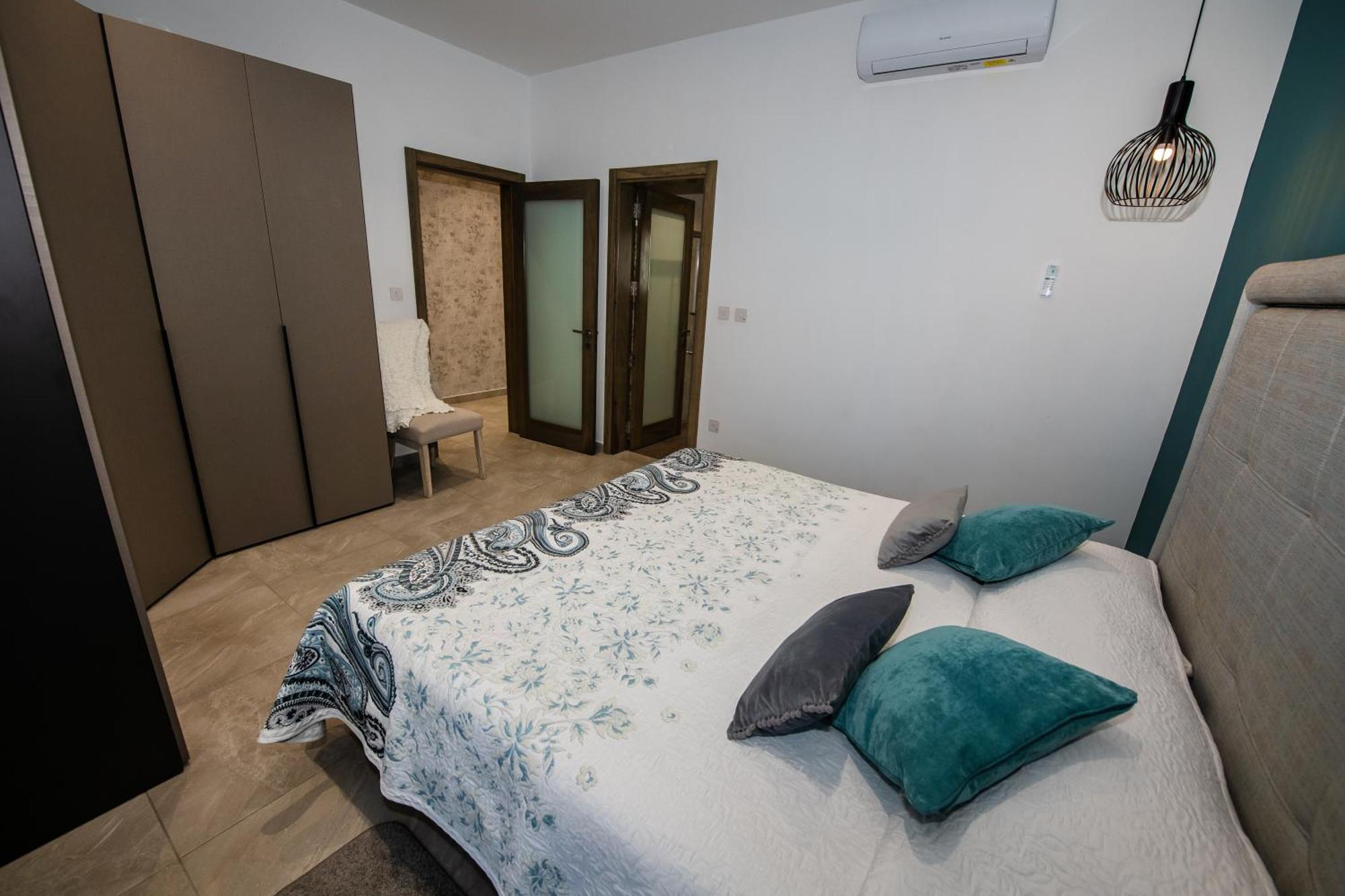 Clifftop Modern Apartment Mellieħa Extérieur photo